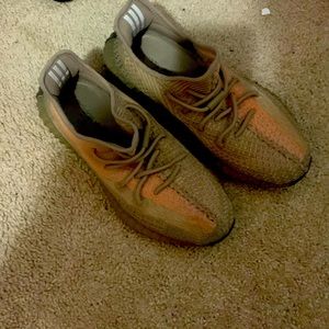 Yeezys 350v desert brown